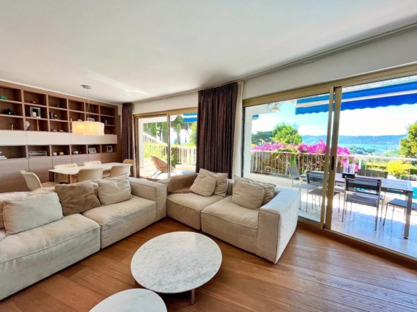 4 Bedroom Apartment in Antibes 4