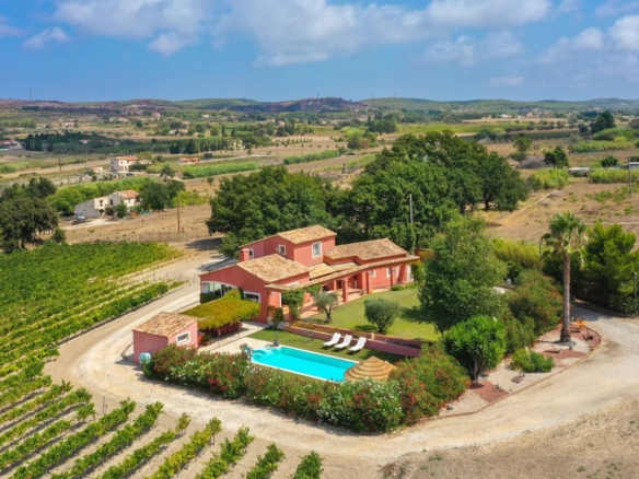 4 Bedroom Villa/House in Sausset Les Pins 34