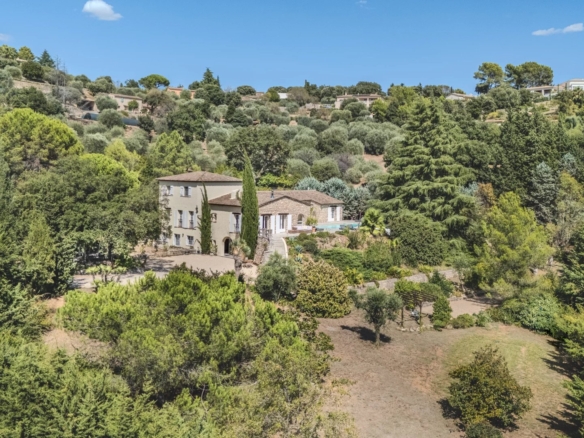 8 Bedroom Villa/House in Peymeinade 16