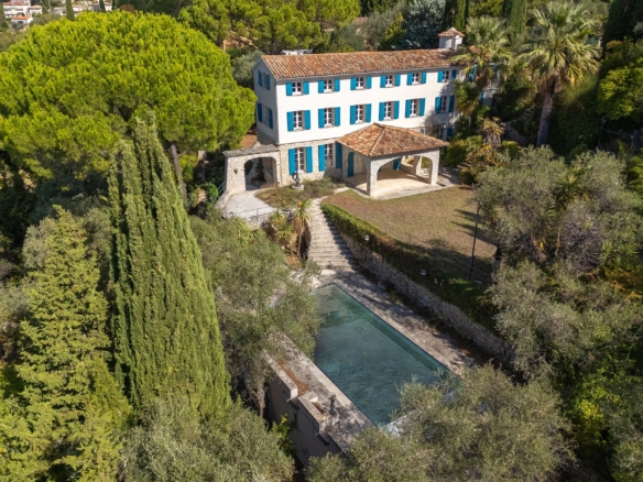 5 Bedroom Villa/House in Grasse 16