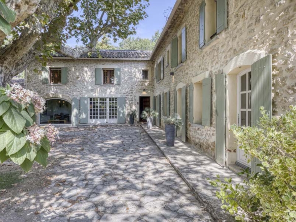 8 Bedroom Villa/House in Vacqueyras 14
