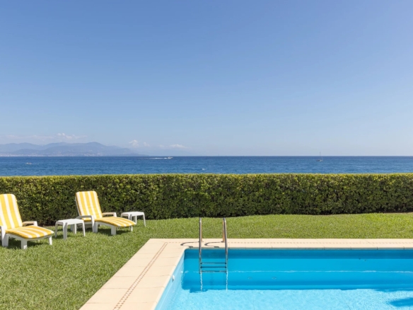 5 Bedroom Villa/House in Cap D Antibes 32