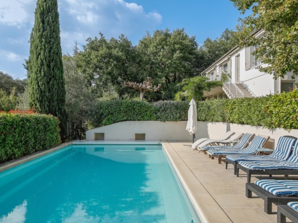 5 Bedroom Villa/House in Collobrieres 10