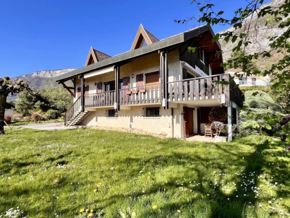 4 Bedroom Villa/House in Veyrier Du Lac 8