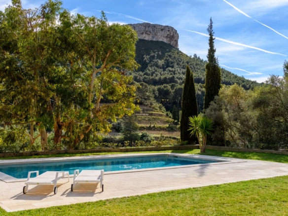 3 Bedroom Villa/House in Cassis 34