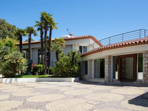 9 Bedroom Villa/House in Cannes 18