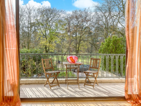 1 Bedroom Apartment in Neuilly-sur-seine 24