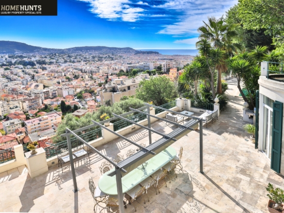 4 Bedroom Villa/House in Nice 2