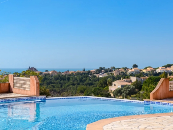 4 Bedroom Villa/House in Sausset Les Pins 22