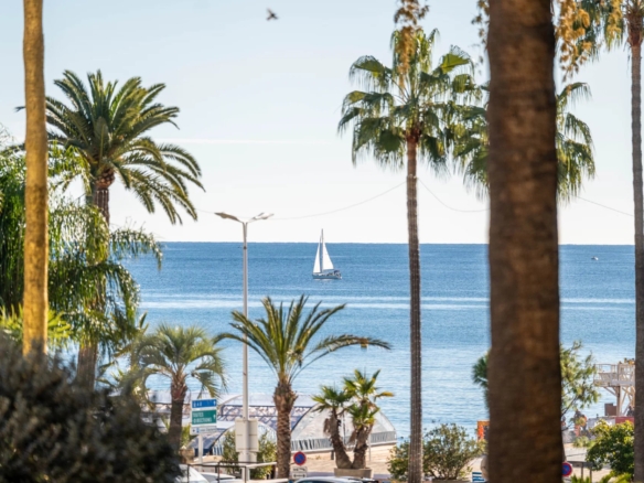 2 Bedroom Apartment in Cannes 34