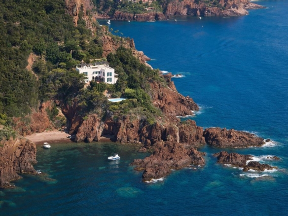 6 Bedroom Villa/House in Theoule Sur Mer 12