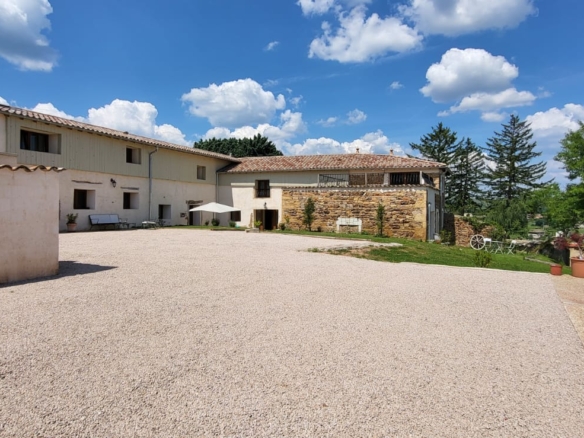 5 Bedroom Villa/House in Saint Amour Bellevue 24
