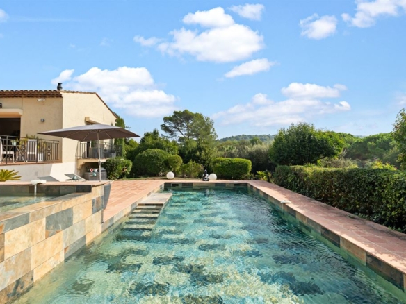 4 Bedroom Villa/House in Mougins 28