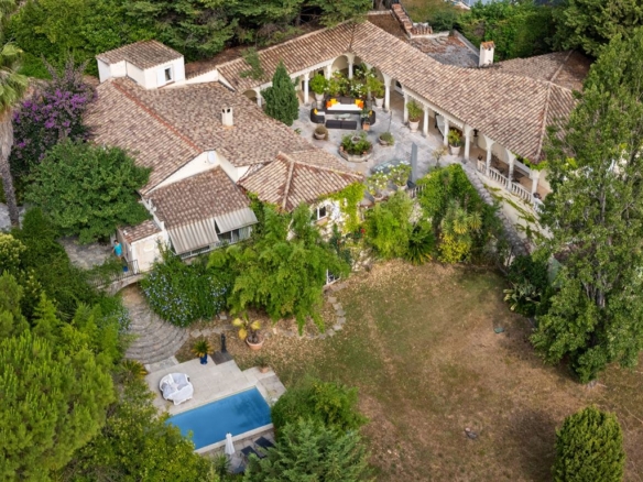 5 Bedroom Villa/House in Grasse 30