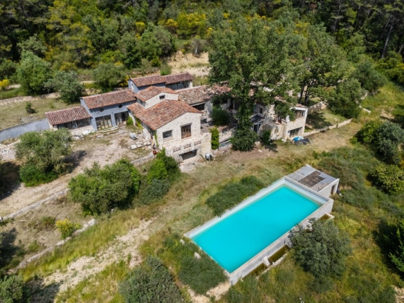 4 Bedroom Villa/House in Tourrettes 36