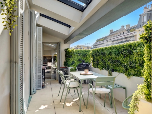 4 Bedroom Apartment in Nice 22