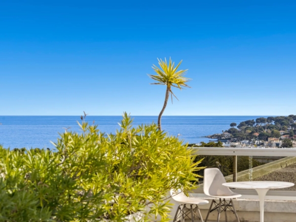 3 Bedroom Apartment in Juan Les Pins 26