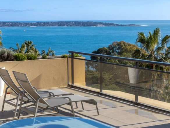 4 Bedroom Apartment in Cannes 4