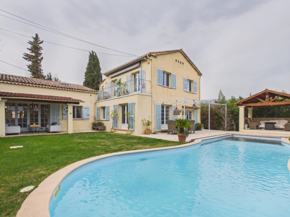 5 Bedroom Villa/House in Le Rouret 30