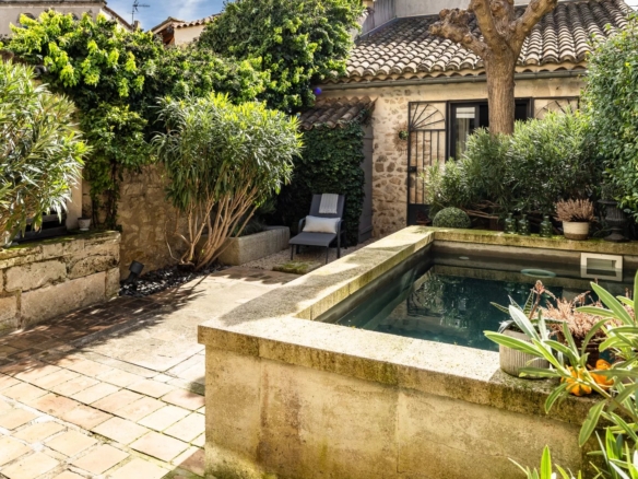 4 Bedroom Villa/House in Mouries 2