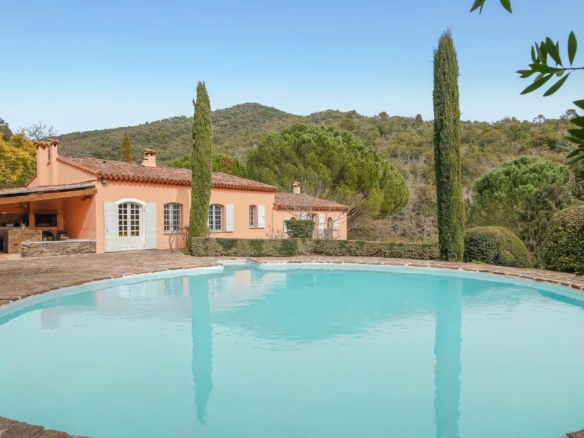 5 Bedroom Villa/House in Collobrieres 8