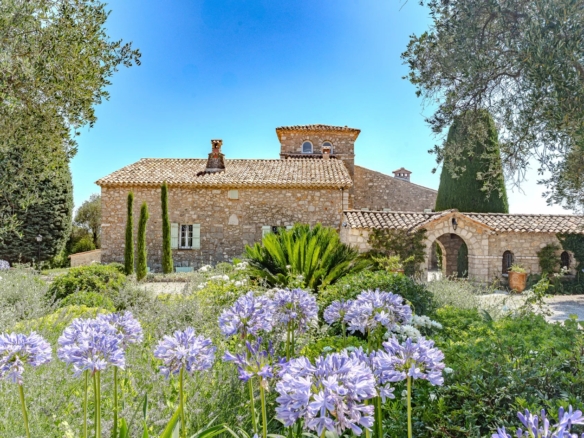 6 Bedroom Villa/House in Chateauneuf Grasse 34