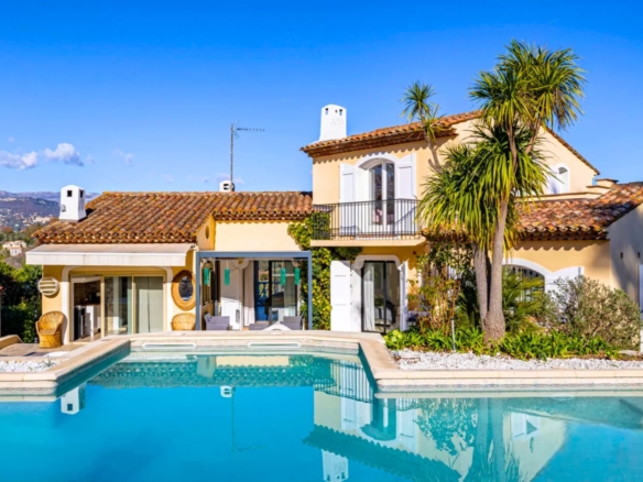 6 Bedroom Villa/House in Valbonne 30
