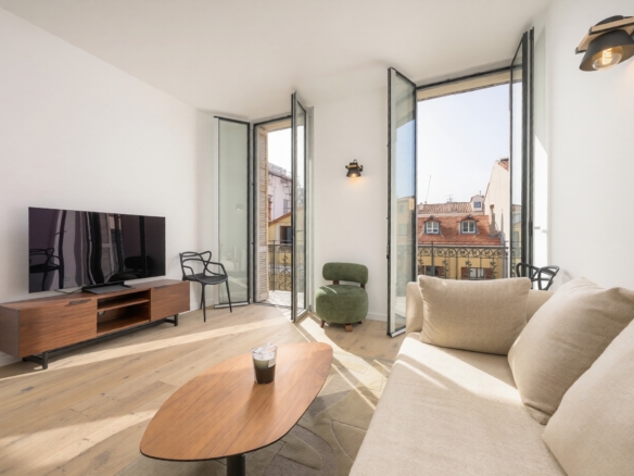 3 Bedroom Apartment in Cannes 12