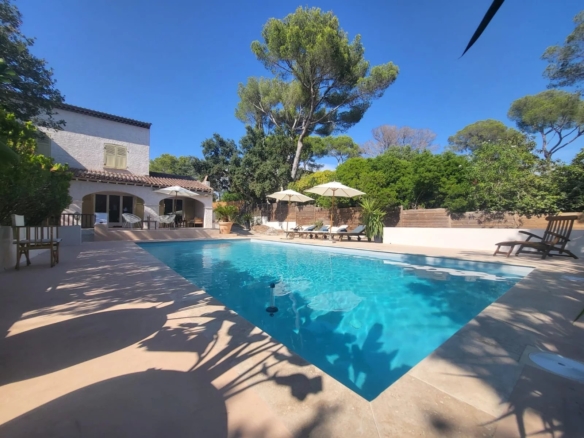 5 Bedroom Villa/House in St Raphael 36
