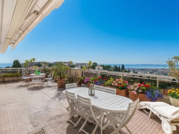 4 Bedroom Apartment in Nice 18