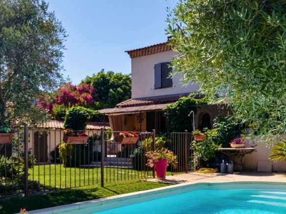 5 Bedroom Villa/House in Mouries 30