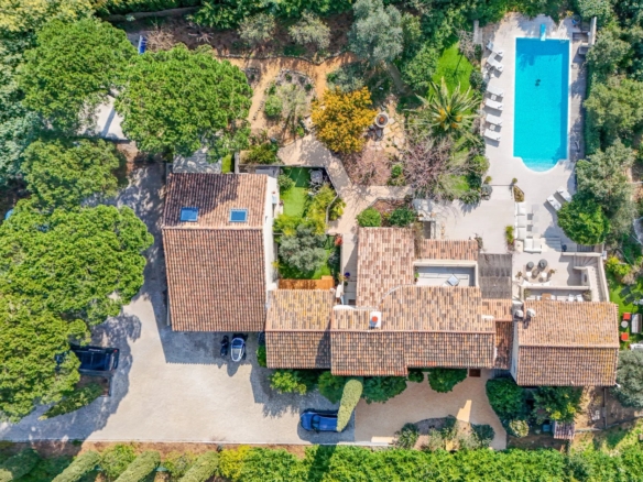8 Bedroom Villa/House in Ste Maxime 30