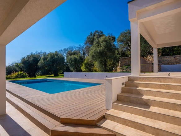 6 Bedroom Villa/House in Opio 16