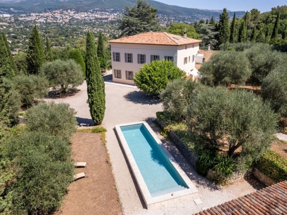 7 Bedroom Villa/House in Grasse 10