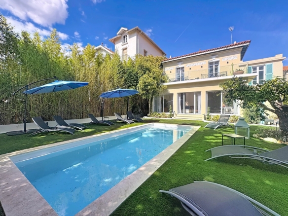4 Bedroom Villa/House in Cannes 36