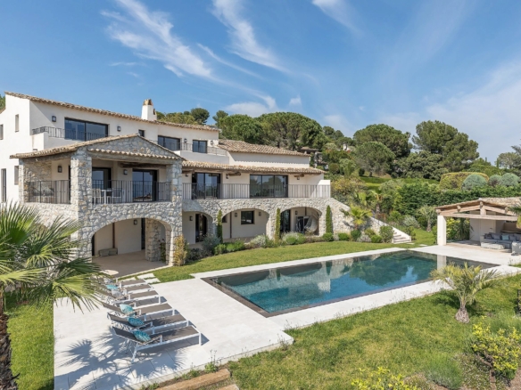 5 Bedroom Villa/House in La Colle Sur Loup 20