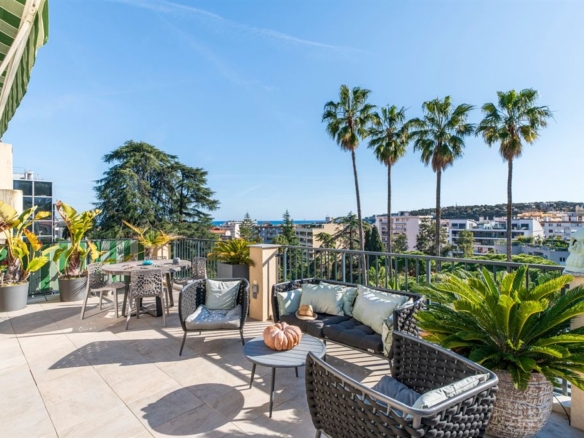 3 Bedroom Apartment in Menton 32