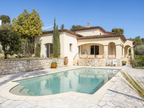 4 Bedroom Villa/House in Antibes 34