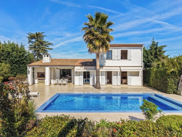 4 Bedroom Villa/House in Villeneuve Loubet 18