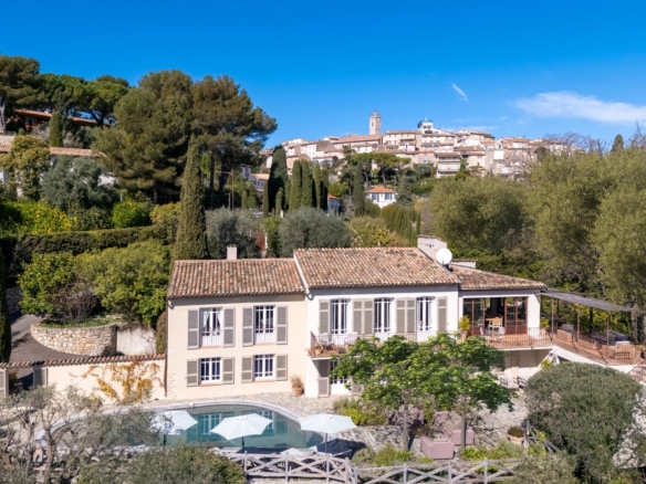 4 Bedroom Villa/House in Mougins 2