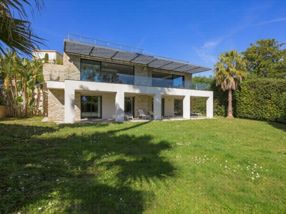 4 Bedroom Villa/House in Cannes 2