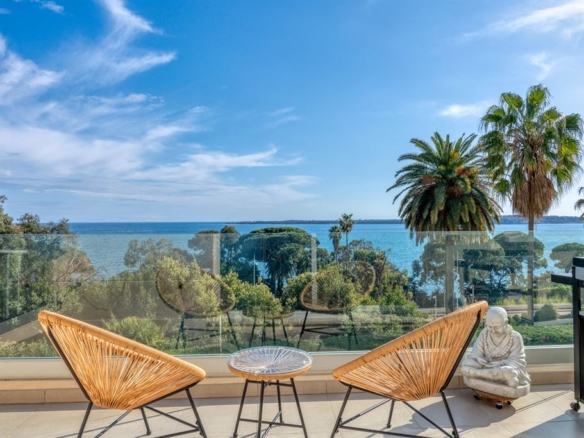 5 Bedroom Apartment in Cannes 4