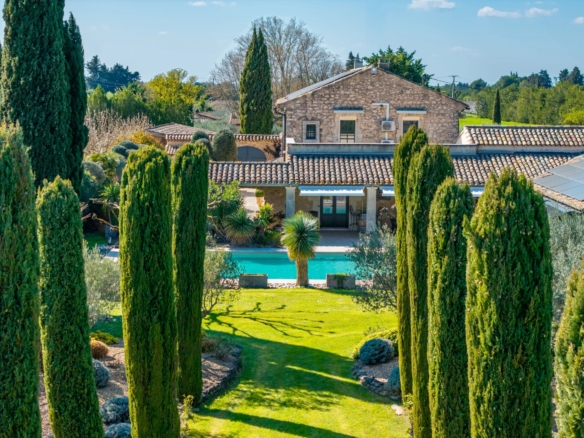 7 Bedroom Villa/House in Robion 2