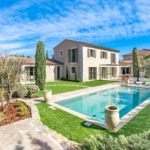 5 Bedroom Villa/House in Eygalieres 11