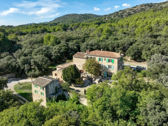 7 Bedroom Villa/House in Lourmarin 32