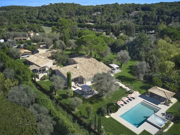 5 Bedroom Villa/House in Mougins 18