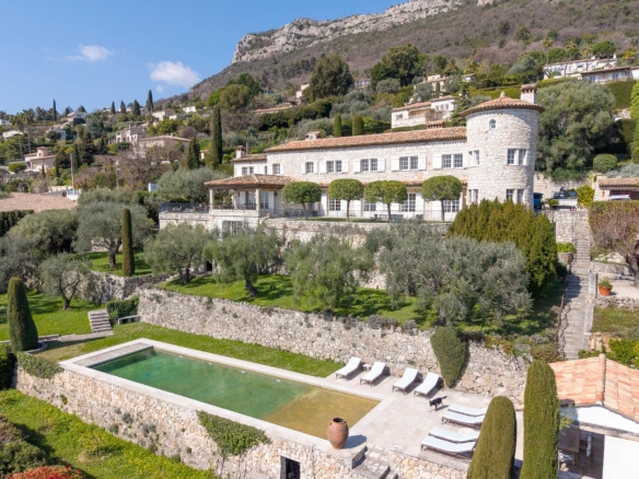 6 Bedroom Villa/House in Vence 10