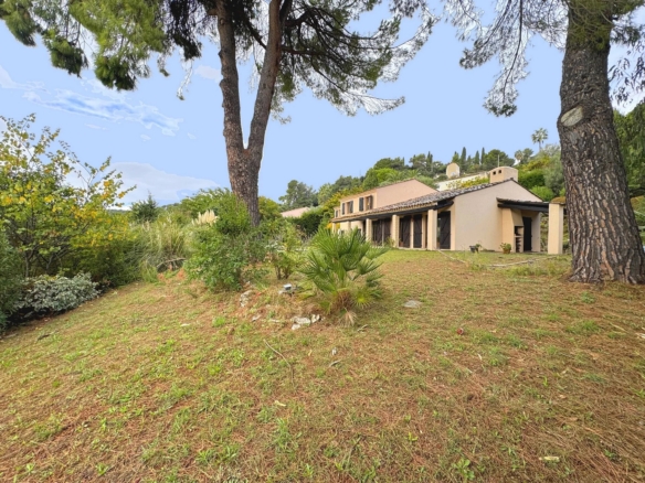 5 Bedroom Villa/House in Vence 36
