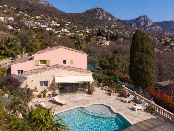 4 Bedroom Villa/House in Vence 34