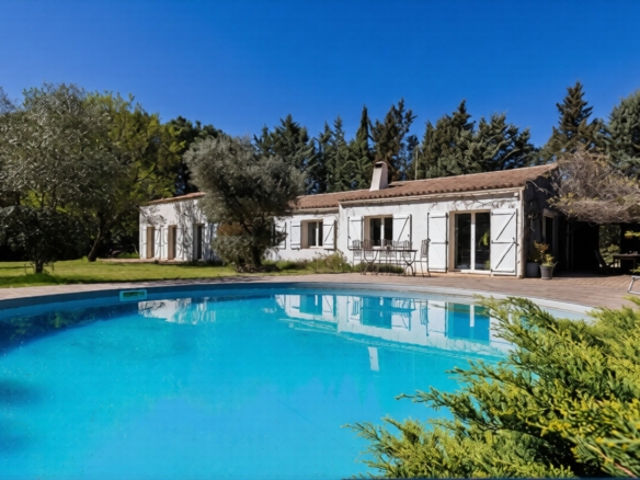 7 Bedroom Villa/House in Jouques 22